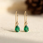 Pendientes de gota de oro y esmeralda