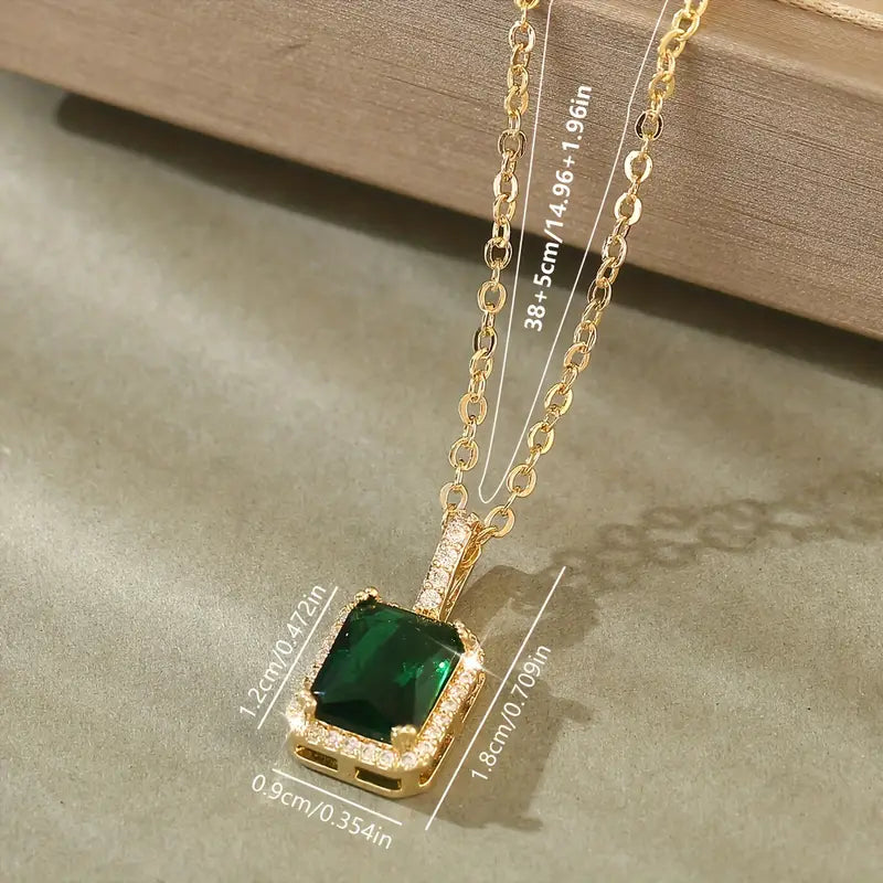 Collar rectangular halo de oro y esmeralda