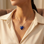 Collar de corazón de zafiro plateado