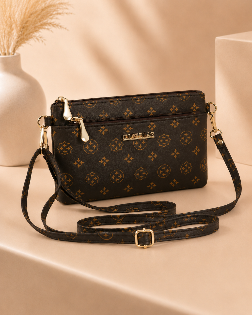 Bolso Bandolera Elegance con Detalles Dorados