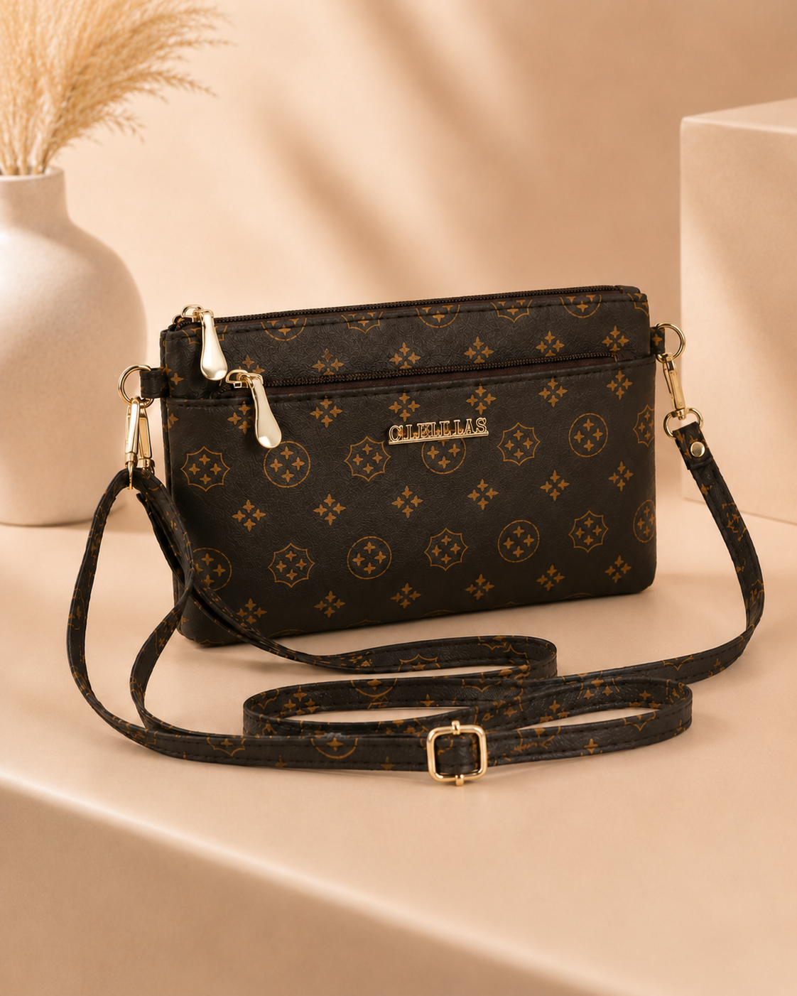 Bolso Bandolera Elegance con Detalles Dorados