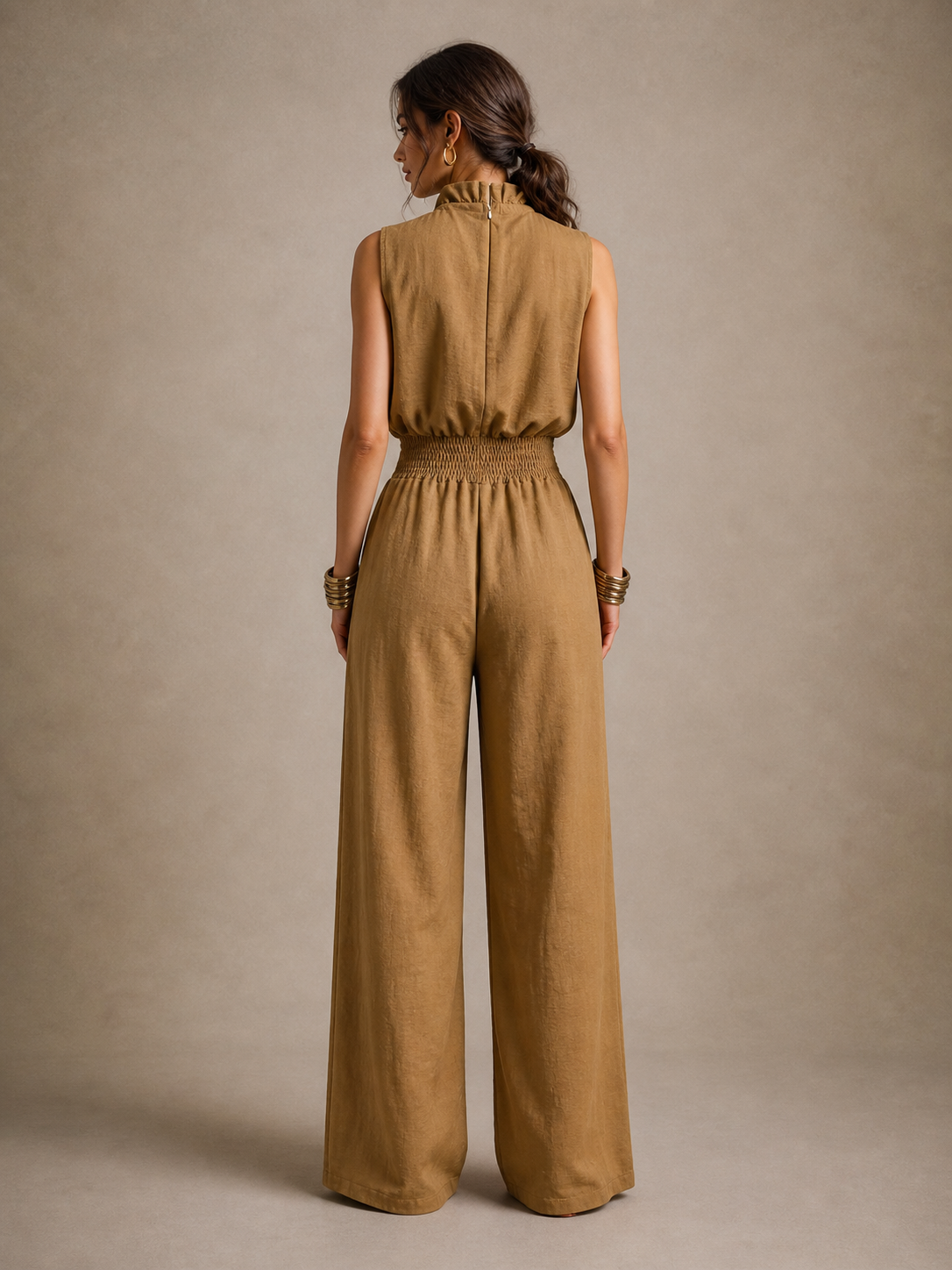 Yanessa| Mono color camel con escote alto anudado y pierna larga