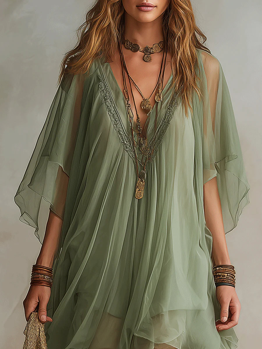 Vestido corto fluido de chiffón verde con escote en V