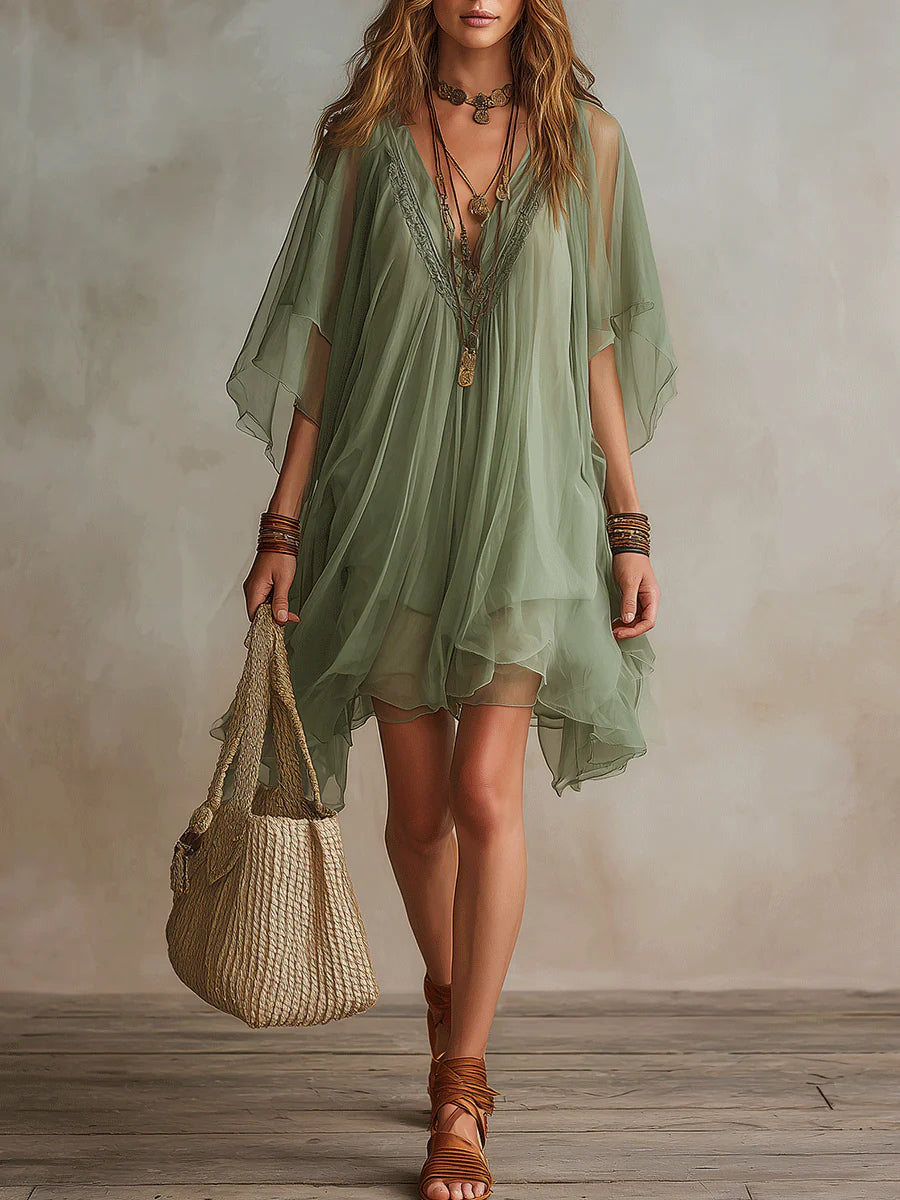 Vestido corto fluido de chiffón verde con escote en V
