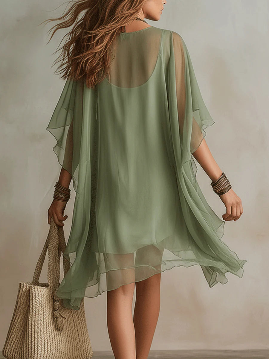 Vestido corto fluido de chiffón verde con escote en V