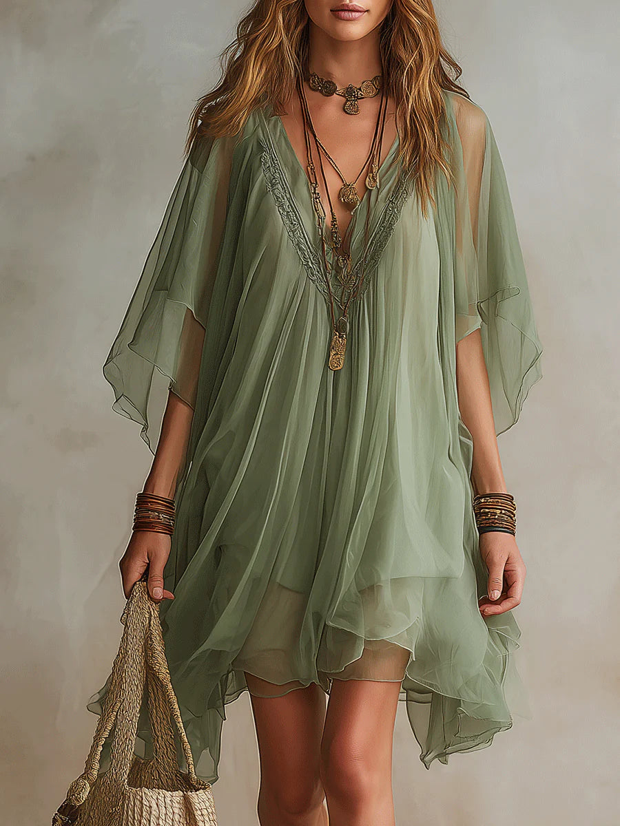 Vestido corto fluido de chiffón verde con escote en V